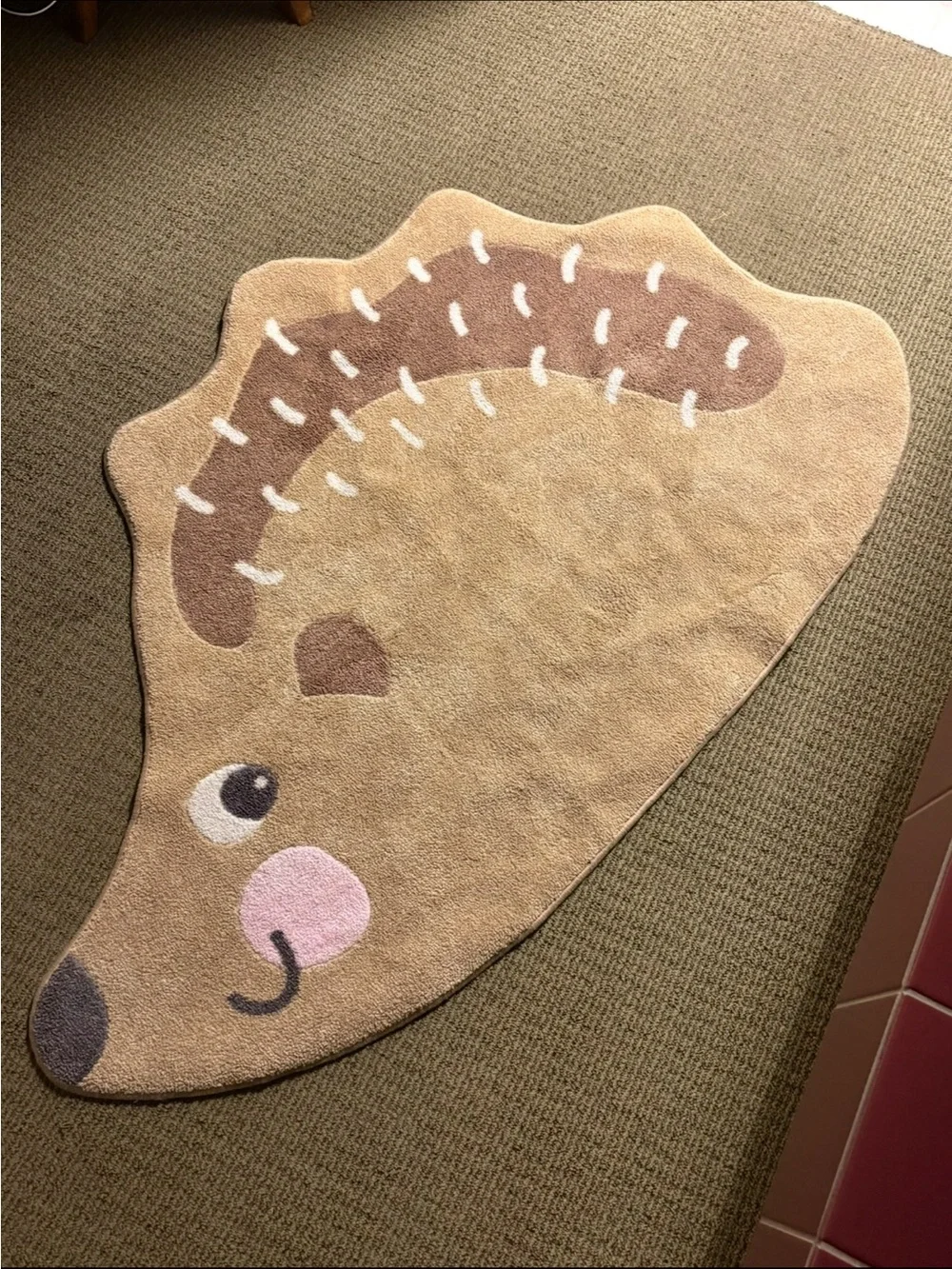 BRUMMIG Rug, hedgehog shaped/brown